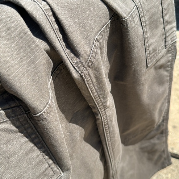Men’s 33/30 Relaxed Fit Carhartt Utility Cargo Pants - Picture 13 of 14